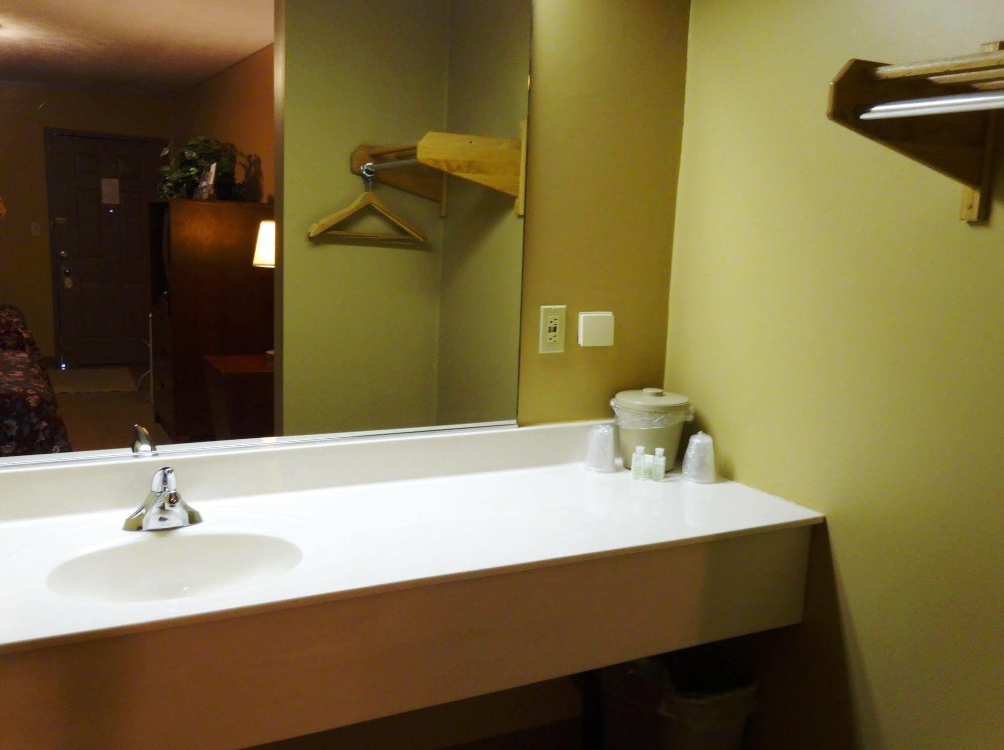 Pine View Resort Monticello Bagian luar foto